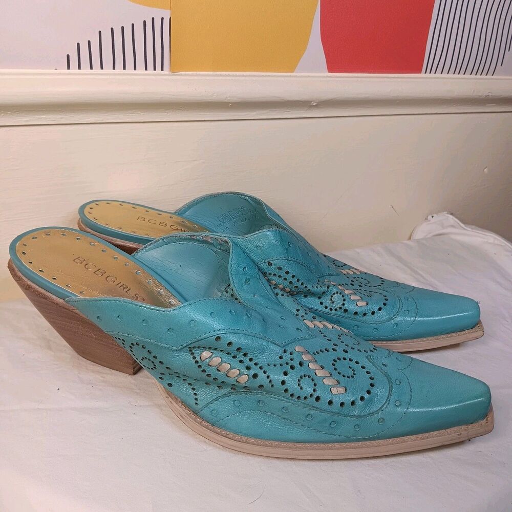 Vintage BCBGirls Turquoise LEATHER Cowboy Boho Slip On MULES Heels Y2K 7.5 B